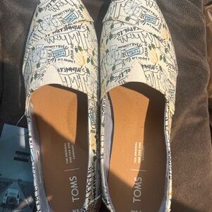 TOMS Natural Canvas Slip-Ons Minneapolis map, women’s size 8.5 NEW NIB